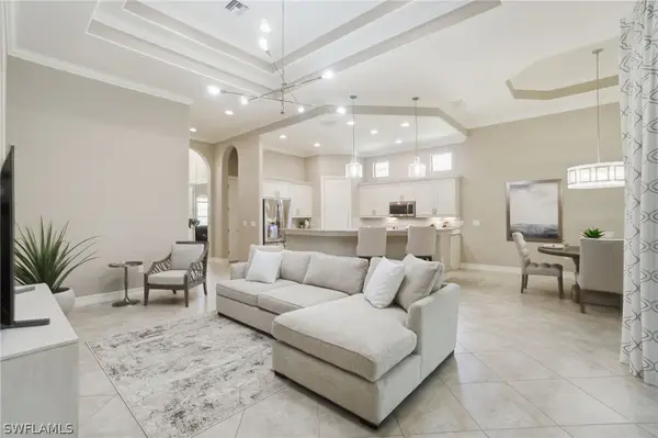 7291 Acorn Way, Naples, FL 34119