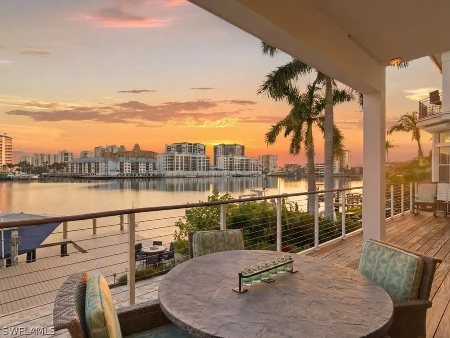 390 Oak Avenue, Naples, FL 34108 - #3