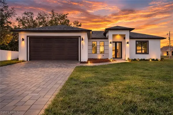 2621 59th Street W, Lehigh Acres, FL 33971