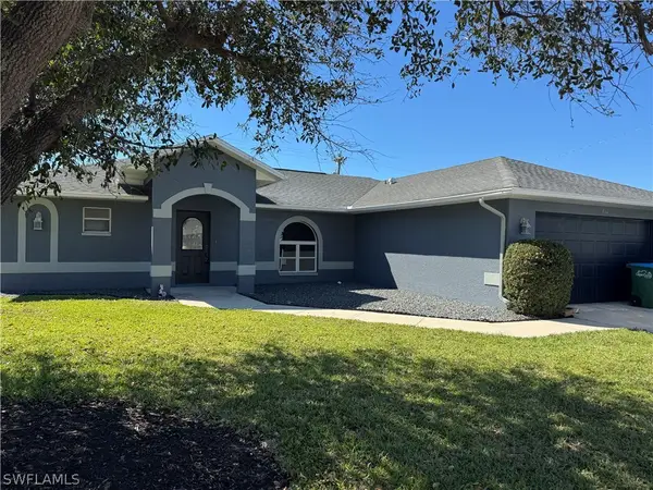 910 Gleason Parkway, Cape Coral, FL 33914