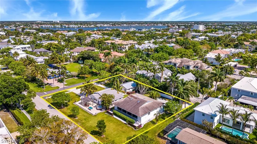 560 9th Avenue S, Naples, FL 34102 - #2