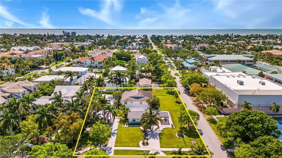 560 9th Avenue S, Naples, FL 34102 - #3