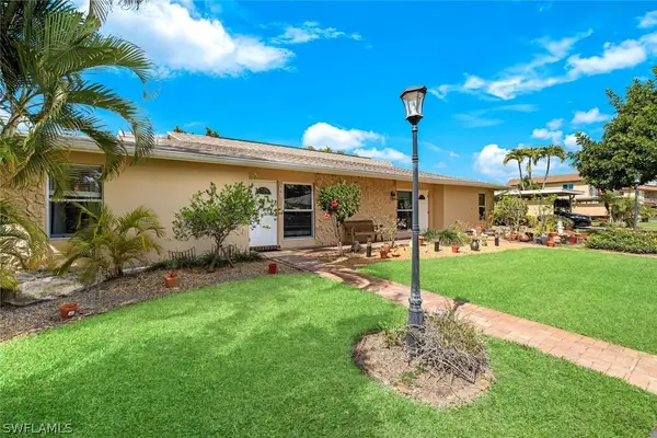 561 Palm View Drive #16, Naples, FL 34110