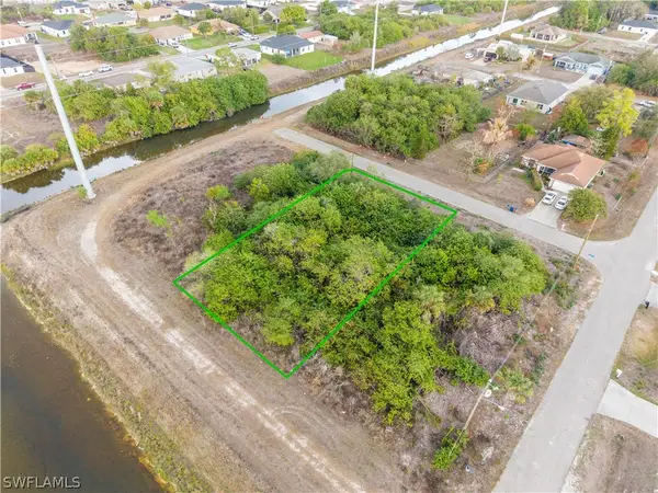 52 Loraine Avenue S, Lehigh Acres, FL 33976