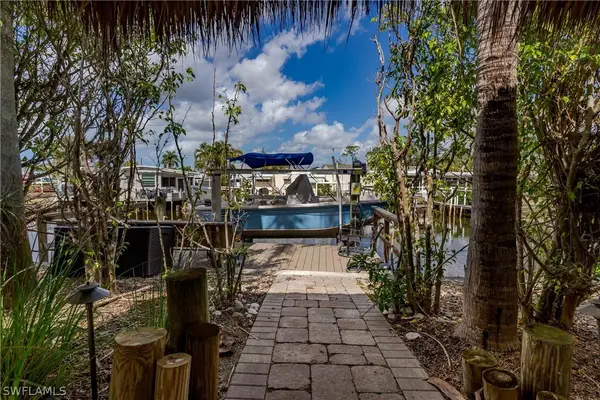 13399 Snook Circle, Naples, FL 34114