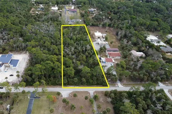320 3rd Street Nw, Naples, FL 34120