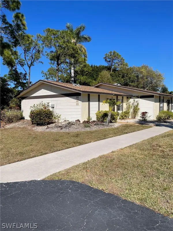 1095 Pine Isle Lane #1095, Naples, FL 34112