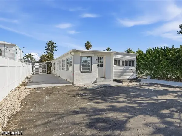 657 Palm Avenue E, Goodland, FL 34140