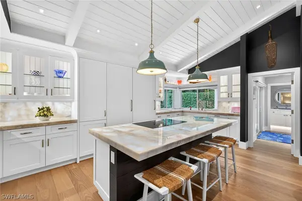 812 Tallow Tree Court, Naples, FL 34108