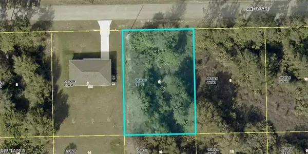 1118 Artic Street E, Lehigh Acres, FL 33974