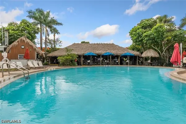 2555 Tamiami Trail N #102, Naples, FL 34103