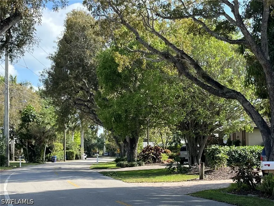 930 13th Street N, Naples, FL 34102 - #2