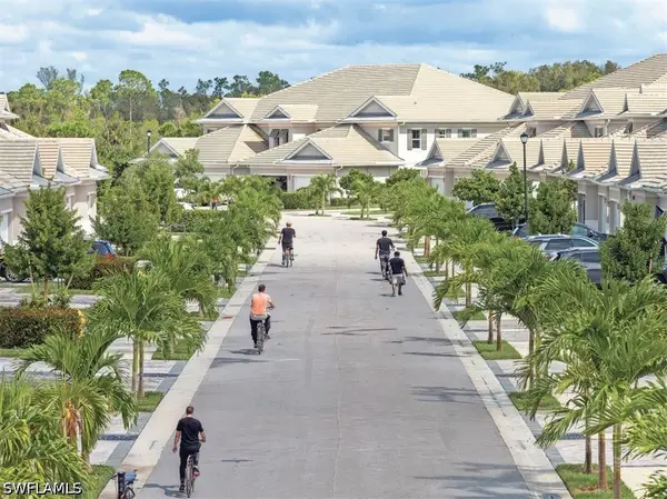 322 Indies Drive W #101, Naples, FL 34114