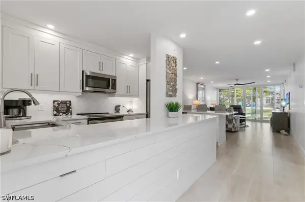 664 Broad Avenue S #J664, Naples, FL 34102