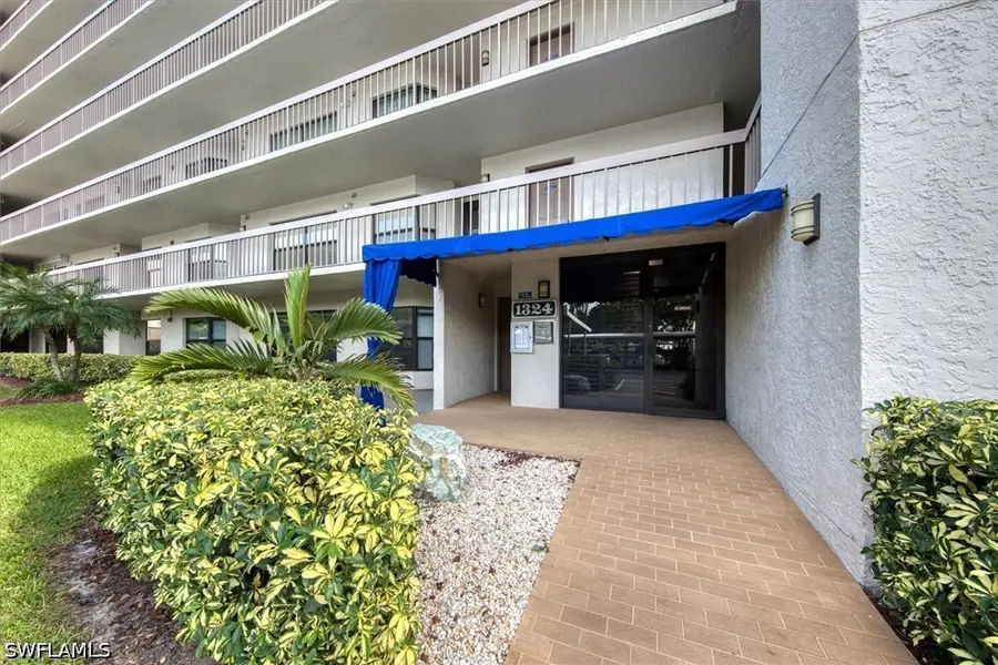 1324 Pasadena Avenue S #204, South Pasadena, FL 33707 - #2