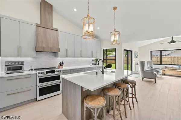 10274 Boca Circle, Naples, FL 34109