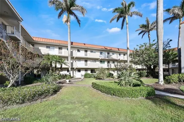 1100 Gulf Shore Boulevard N #304, Naples, FL 34102