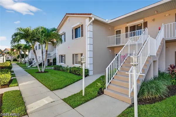 550 Saratoga Circle #E205, Naples, FL 34104