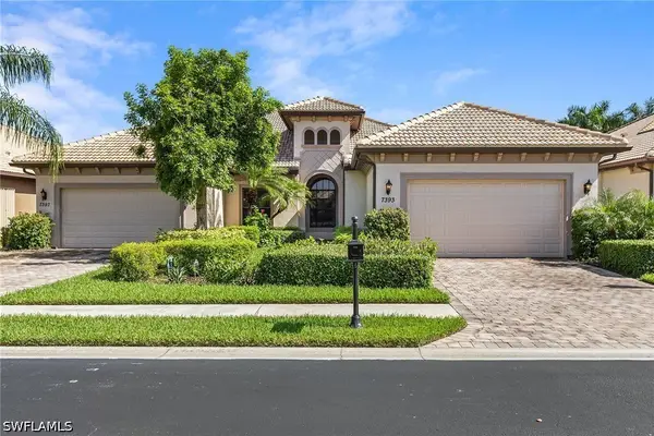 7393 Moorgate Point Way, Naples, FL 34113