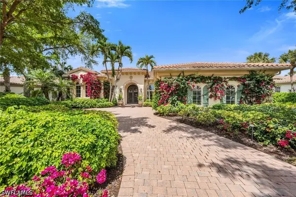 2045 Isla Vista Lane, Naples, FL 34105