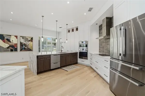 1835 Les Chateaux Boulevard #204, Naples, FL 34109