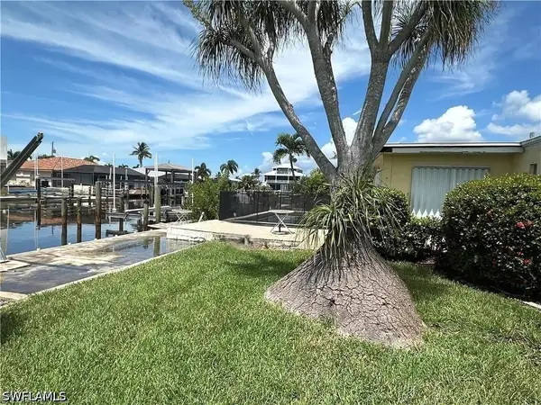 12 Bayview Boulevard, Fort Myers Beach, FL 33931