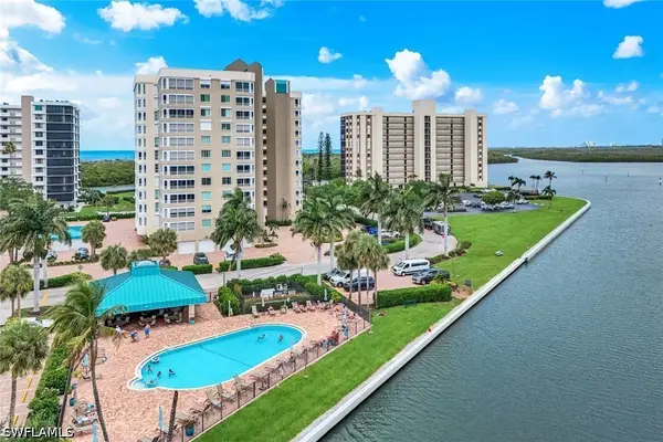 21 Bluebill Avenue #B905, Naples, FL 34108