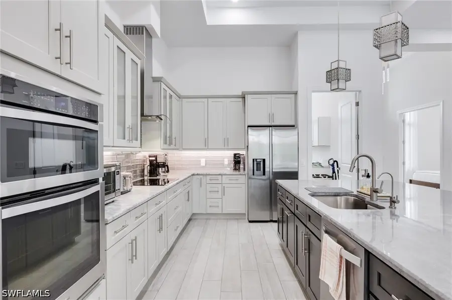 6423 Livingston Woods Lane, Naples, FL 34109 - #2