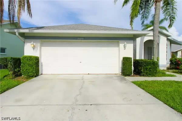 10201 Regent Circle, Naples, FL 34109