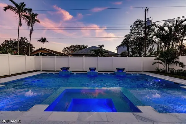 668 104th Avenue N, Naples, FL 34108