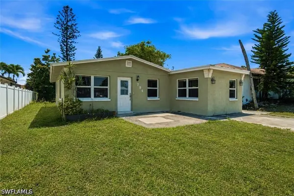 794 107th Avenue N, Naples, FL 34108