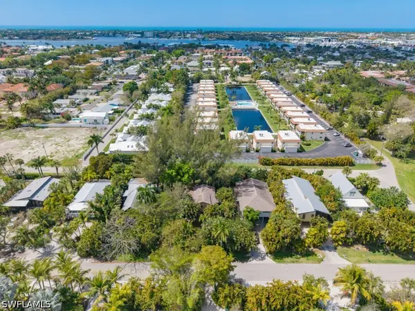 2022 Frederick Street, Naples, FL 34112