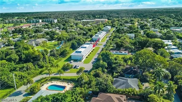 1095 Rosemary Court, Naples, FL 34103