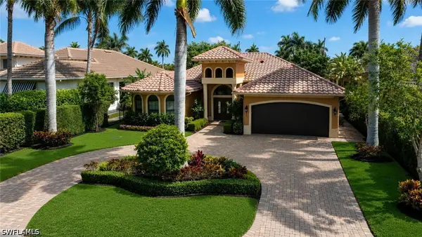 672 Fairway Terrace, Naples, FL 34103