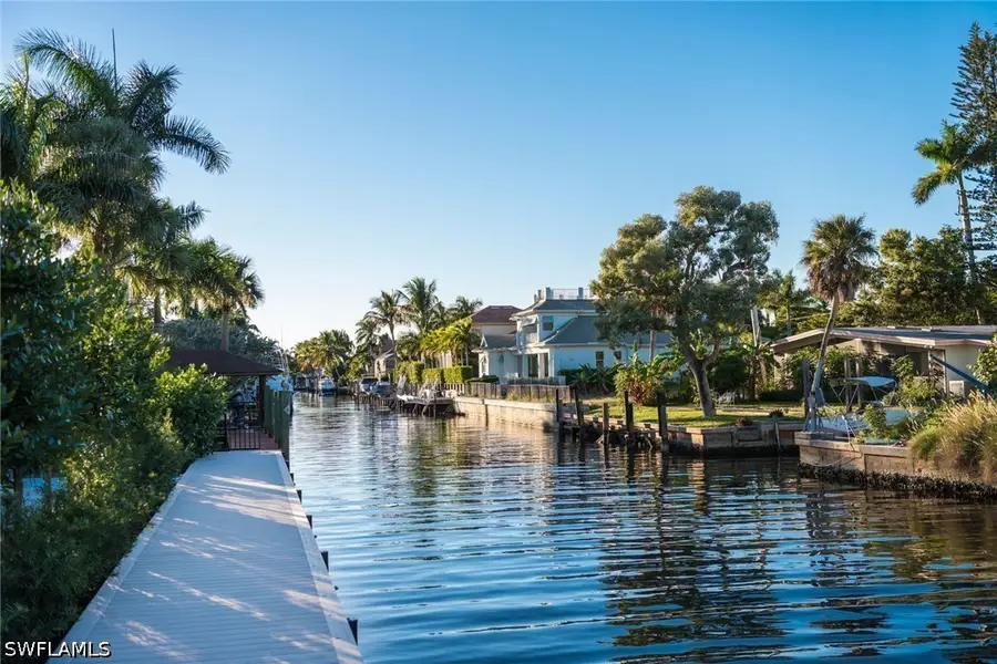 555 17th Avenue S, Naples, FL 34102 - #2