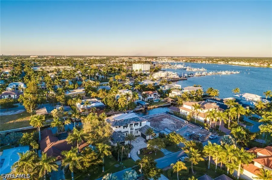 555 17th Avenue S, Naples, FL 34102 - #3