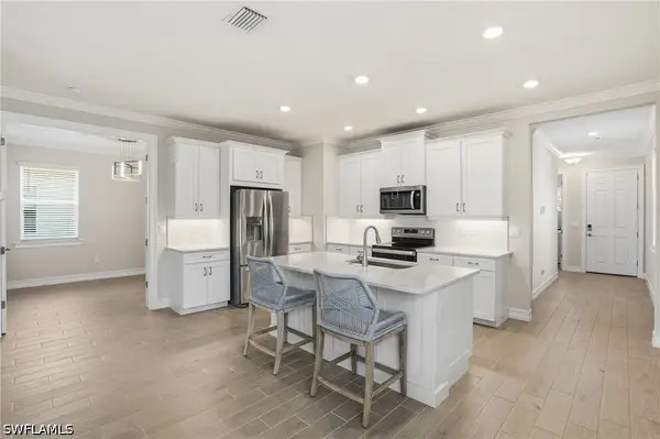 28223 Captiva Shell Loop, Bonita Springs, FL 34135