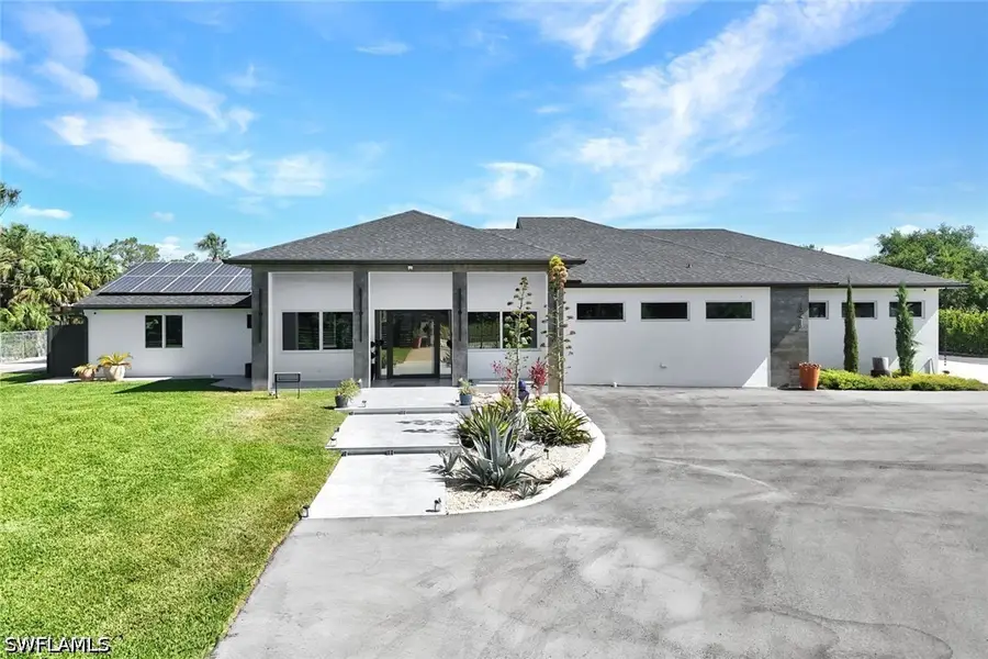121 20th Avenue Ne, Naples, FL 34120 - #3
