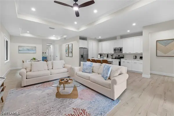 3012 Pine Tree Drive, Naples, FL 34112