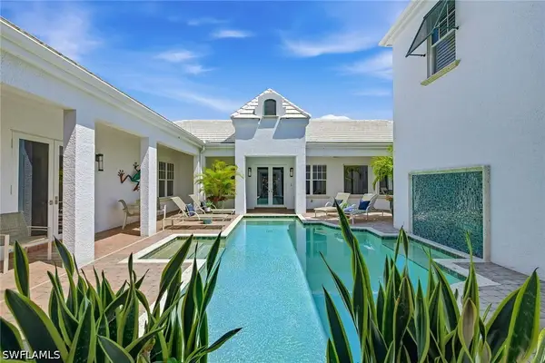667 Binnacle Drive, Naples, FL 34103