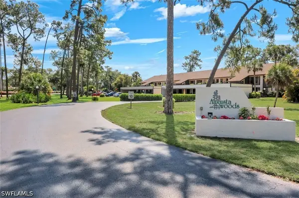 5857 101 Road #101, Naples, FL 34113