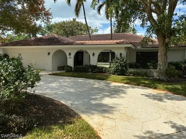 560 Bald Eagle Drive #22, Naples, FL 34105