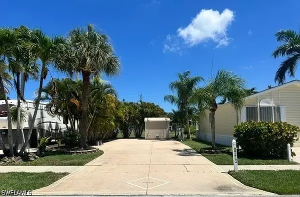 1675 Diamond Lake Circle, Naples, FL 34114