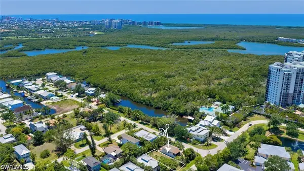 718 Pan Am Avenue, Naples, FL 34110