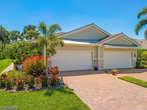 14867 Edgewater Circle, Naples, FL 34114
