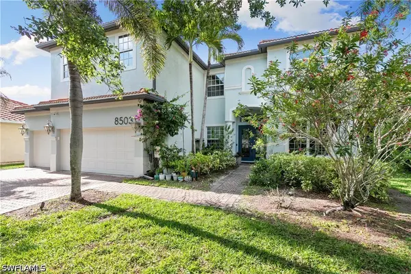 8503 Laurel Lakes Cove, Naples, FL 34119