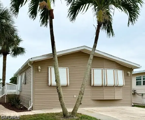 396 Leopard Lane #396, Naples, FL 34114