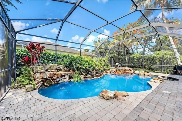8241 Laurel Lakes Boulevard, Naples, FL 34119