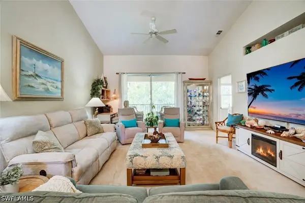 509 Robin Hood Circle #202, Naples, FL 34104