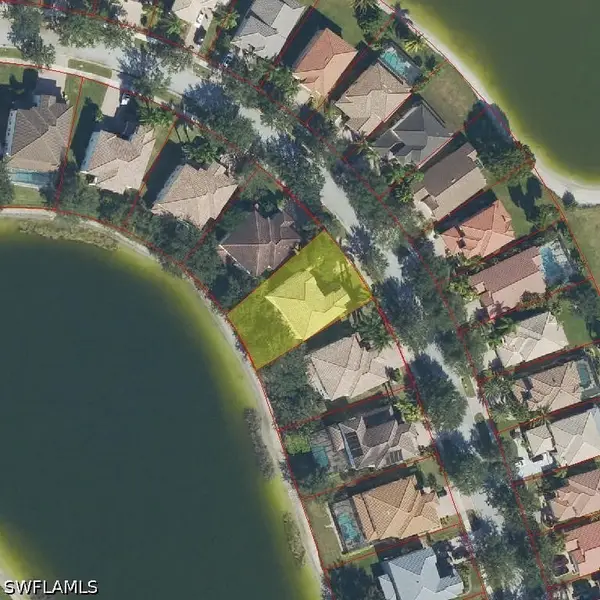 2075 Par Drive, Naples, FL 34120